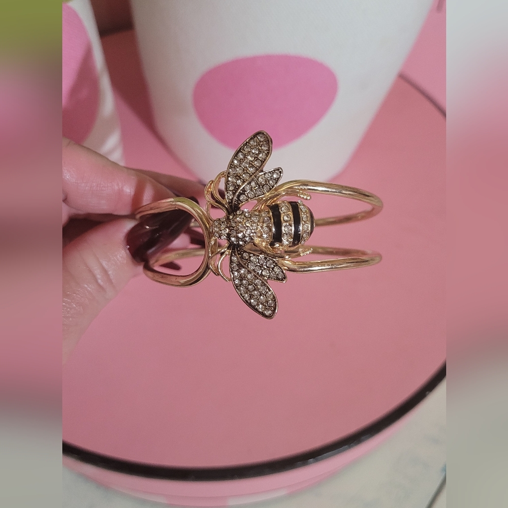 New Gold Bee Statement Braclet - image 3